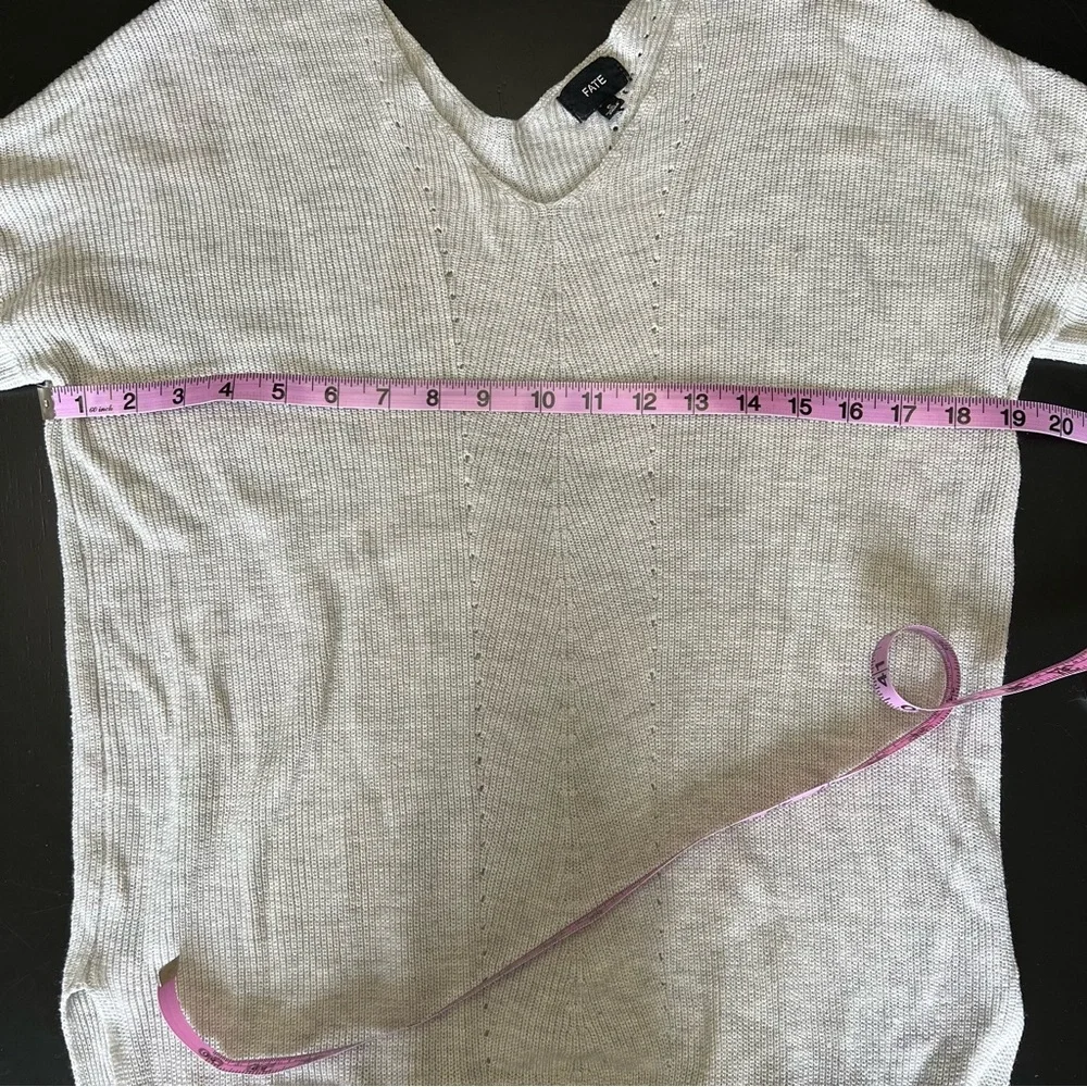 Fate Lightweight V-Neck Sweeter Grey Size S
